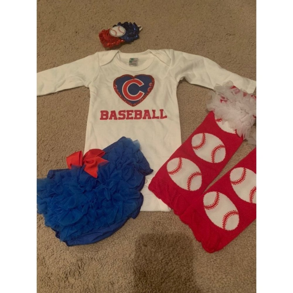 0-3 months cubs outfit